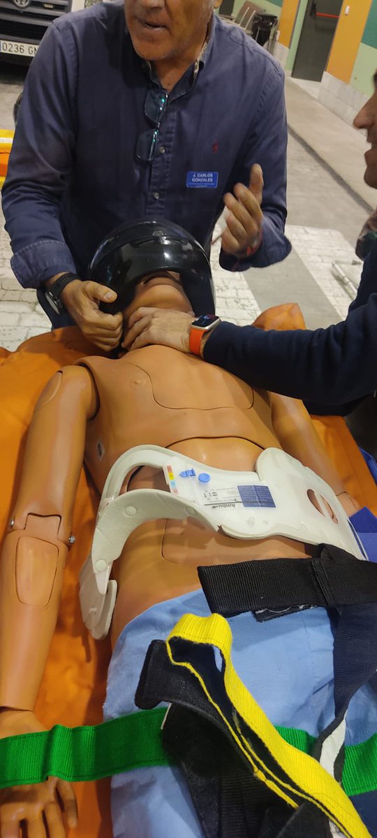 pacopepegg's tweet photo. Atención Inicial al Trauma Grave #PAUE @IAVANTE_FPS  Liderado por @AntonioBJ84 
Según la OMS, cada año, 1.19 millones mueren por accidentes de tránsito y entre 20-50 millones sufren lesiones. ¡La atención especializada y rápida es crucial! 🚑💡 #simulacion https://t.co/gVn41jlL4j