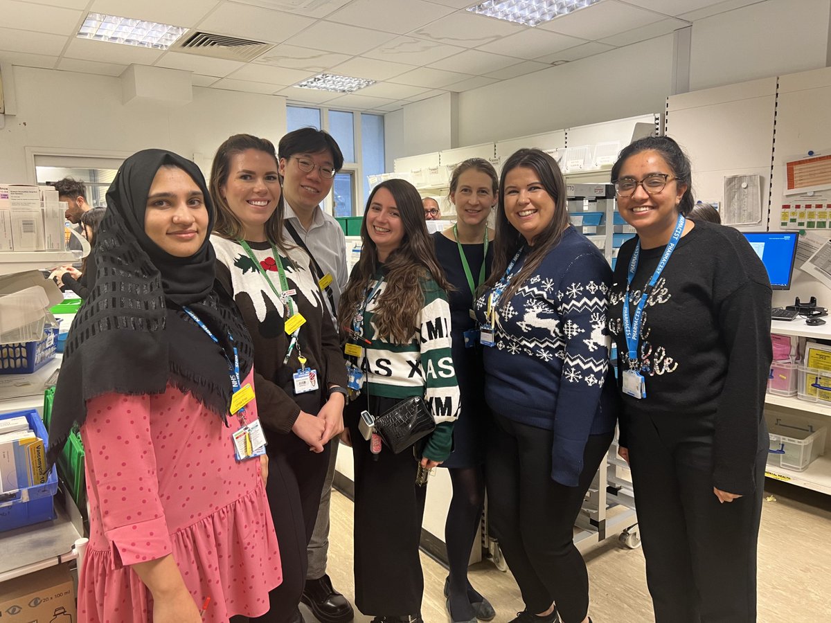 Our pharmacy team yesterday celebrating #christmasjumperday at @enherts 🎄 5 days until #Christmas and our pharmacy teams across the wards and dispensary are keeping in festive spirit! 🌟🎄🥳 #pharmacy #teamworkmakesthedreamwork #Pharmacist #pharmacytechnicians