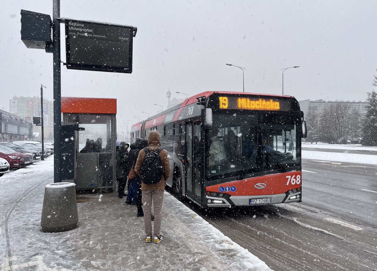 RESinetpl's tweet photo. Jak pojadą autobusy MPK w okresie świąteczno-noworocznym? Szczegóły -> https://t.co/PMyOUB3d3z https://t.co/hTLLlduAiF