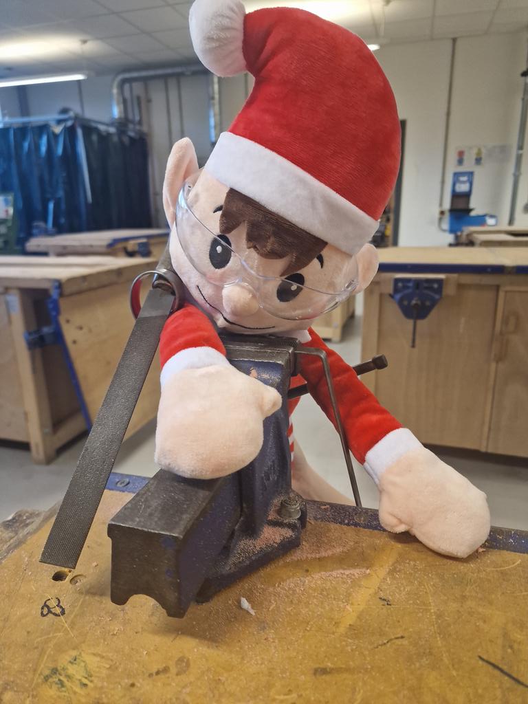 This workshop is much harder than Santa's Workshop! 🥵 <a href="/invacad/">Inverclyde Academy</a> <a href="/InvacadPSLT/">Invacad Senior Leaders</a>