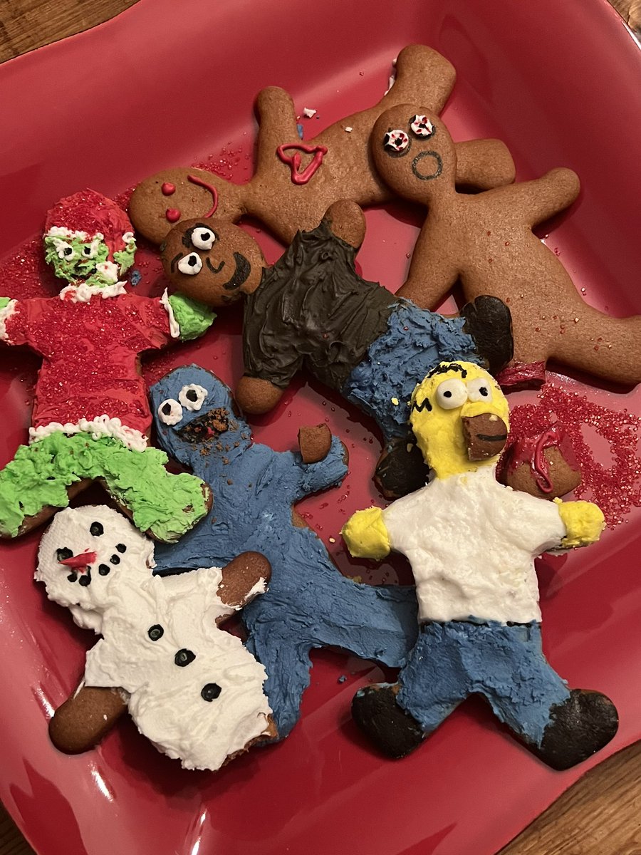 Made Xmas cookies. That's me in the middle., image size:900x1200