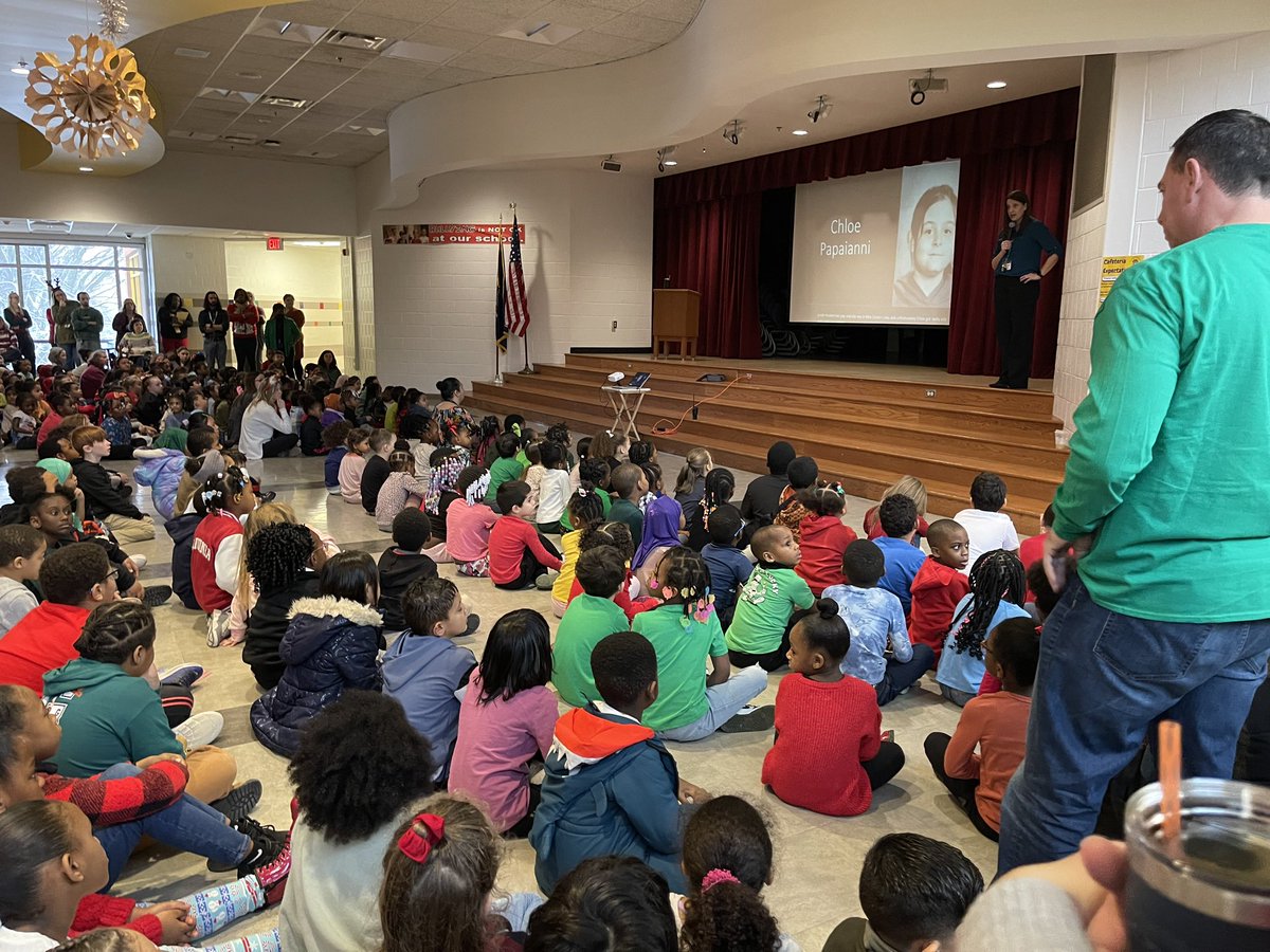 Thank you to all who helped us with our first annual Chloe’s Kindness Celebration in honor of a student we lost last year. Superintendent Davis helped dedicate our buddy bench to Chloe, and we celebrated kind wildcats. <a href="/SyracuseSchools/">Syracuse City School</a> @diane_vitello <a href="/drweeksinaction/">#DrWeeksInAction</a>