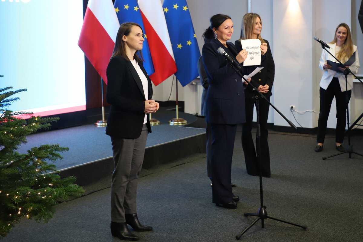 Wicemarszałek #SejmRP @MWielichowska podczas konferencji: 💬 In vitro to nadzieja i szczęście. Rodzicielstwo nie zawsze jest na wyciągnięcie ręki. Często droga do upragnionego macierzyństwa jest długa i kosztowna. #TakDlaInvitro