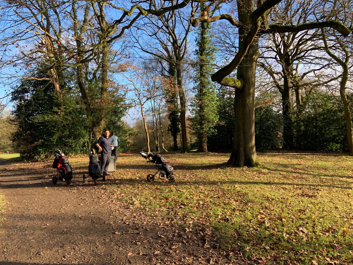 ClubRedditch's tweet photo. A great shot of the 9th &amp; Course, yesterday afternoon at Pitcheroak Golf Course in the December Monthly Medal #golfinredditch #golfinworcestershire #christmas2023 #wintergolf https://t.co/kQdLEDJWjs