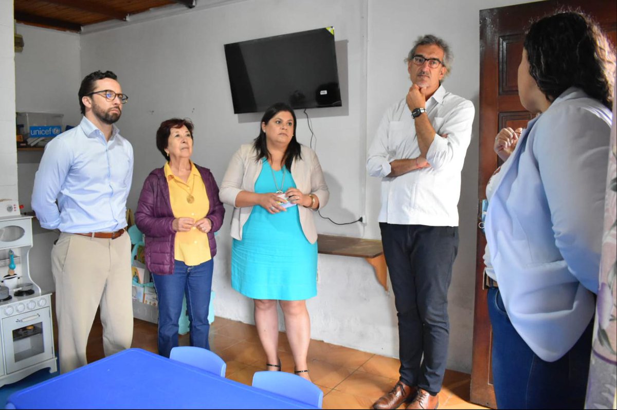 En el marco del #DíaDelMigrante el Subsecretario @N_Albertoni visitó Rivera junto a @ONUUruguay y @OIMUruguay para recorrer los centros e instituciones que trabajan con migrantes en la frontera. 
📷: OIM