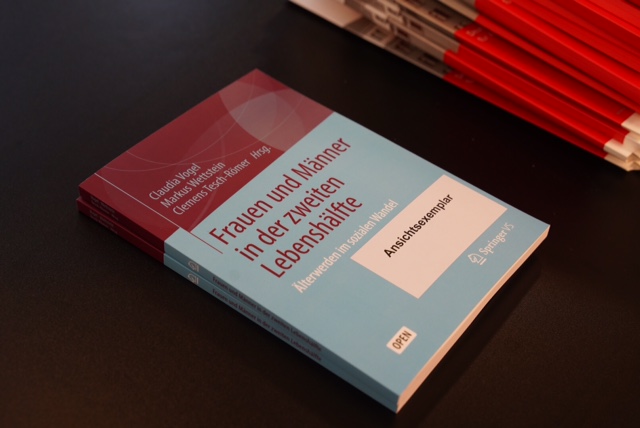 Altersbilder, subjektives Alter, Altersdiskriminierung
Neueste Studienergebnisse der Altersbilderforschung jetzt im Podcast.
Welchen Einfluss haben Altersbilder auf unsere Gesundheit?
Reinhöhren unter knowlage.de/science-update/
