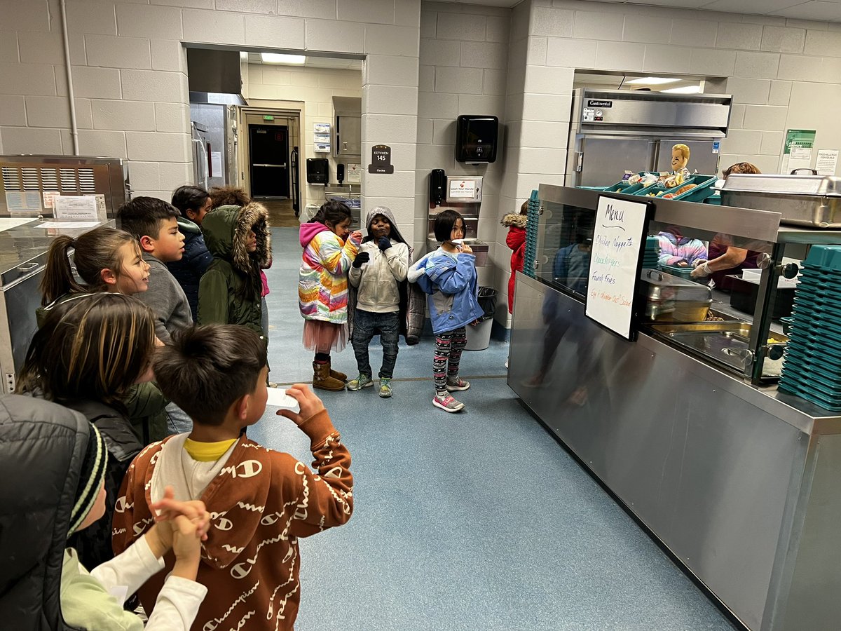 Samuel_Karns's tweet photo. ICYMI @JJWatt on the spot was helping our kids choose a healthy lunch at Todd the other day between chicken nuggets or a cheeseburger with their fruit or veggie and milk to go with it! @USDA #TimberwolvesNation @HoustonTexans @FUTP60 https://t.co/bL8ImLcLtj