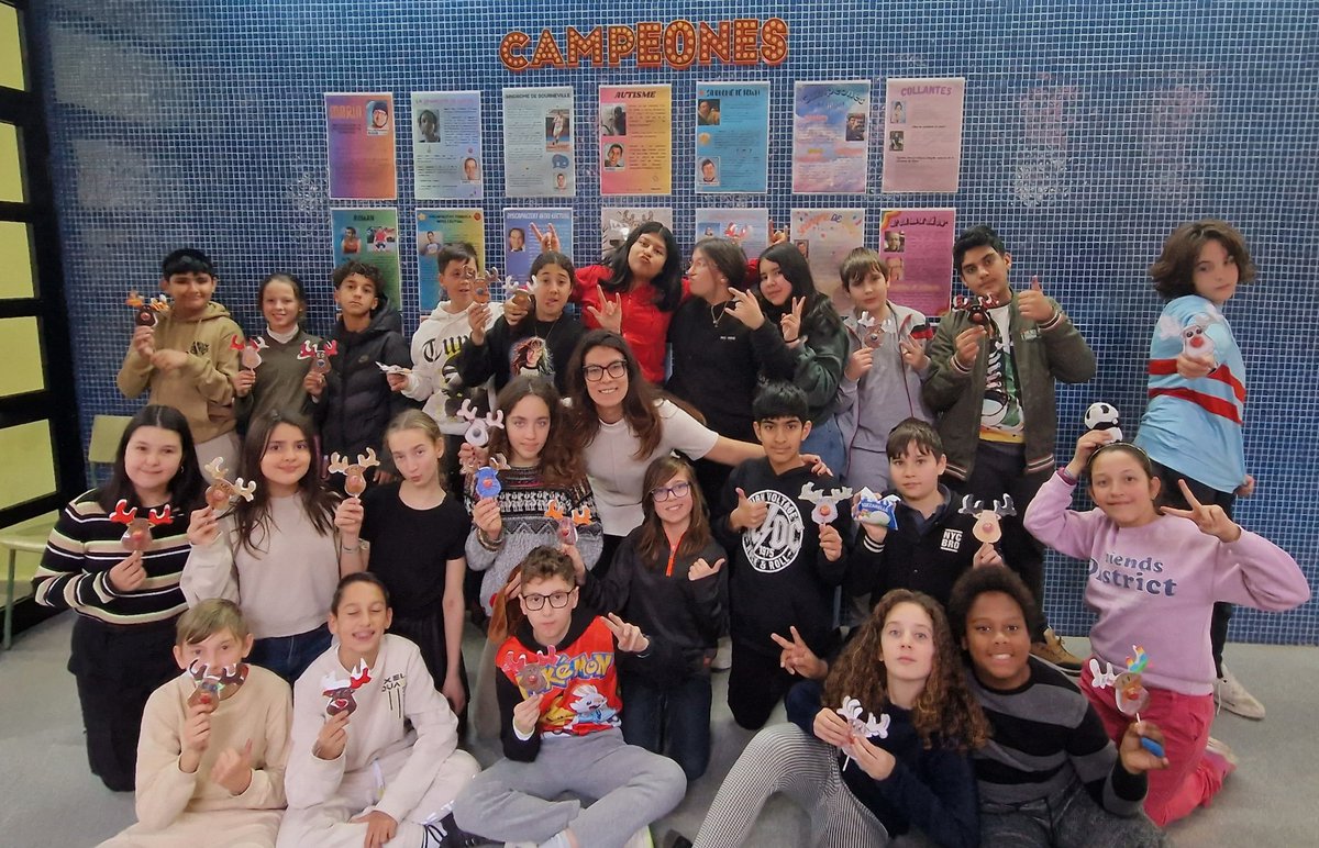 Bon Nadal famílies! Els Pandes I els Macacos us desitgen bones festes!!😘😘