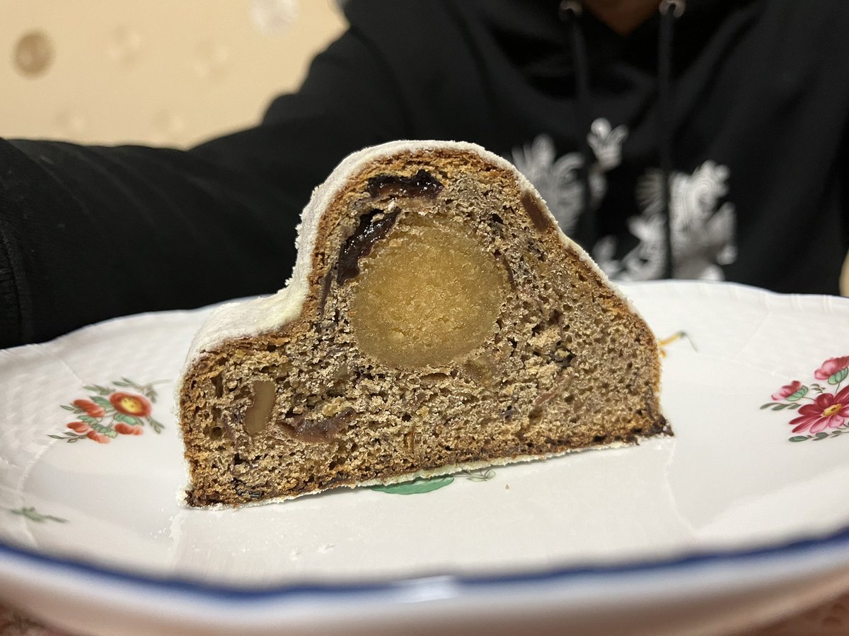 sainomcfm's tweet image. 柳川市のお店「ケーキのカトウ」のシュトーレン　今年も美味かった。　#シュトーレン #stollen