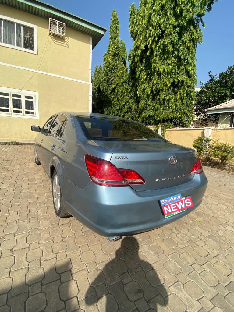 Neatly Used Accident Free
1 Year Registered 
2007 Toyota AVALON XLS
First paint 
Price:3.4m Slightly negotiable 
Duty ✅
Abuja 
Everything Blessed
Call or Dm 07048363199

@abujastreets @__yellows @al_shekarau_ @the_scholar1 @datogoniboy_  @abujacar