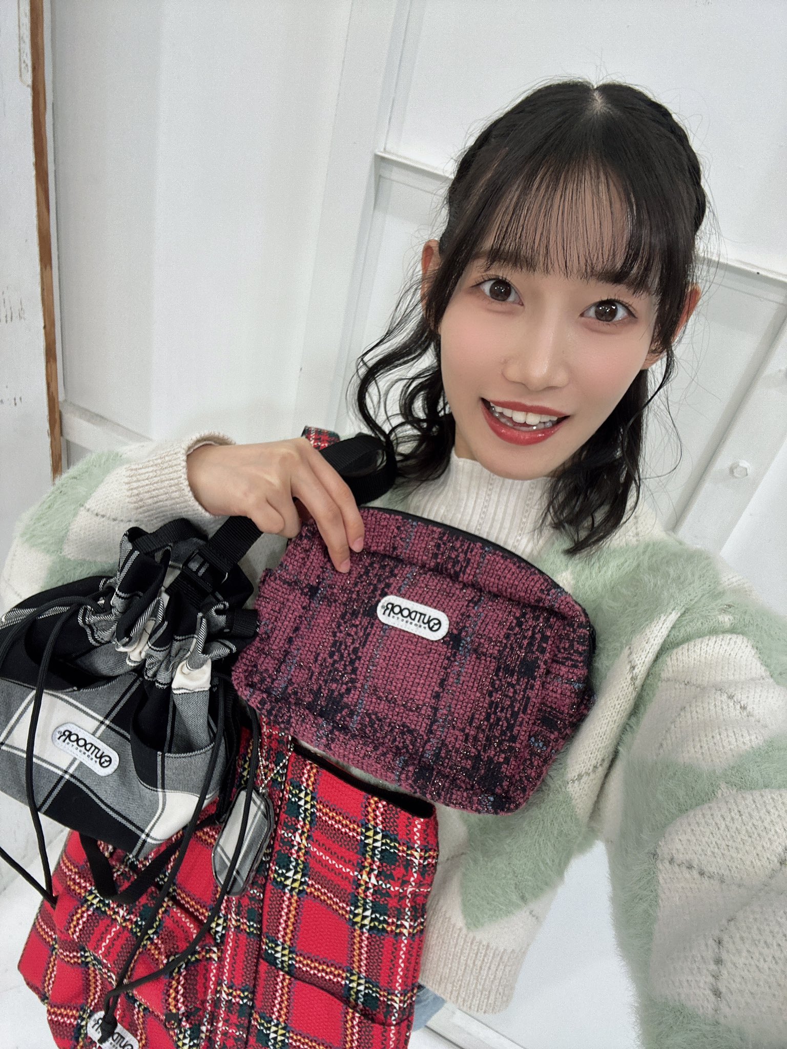 AKB48 大丸 衣装 ポーチ 赤チェック 在ろ