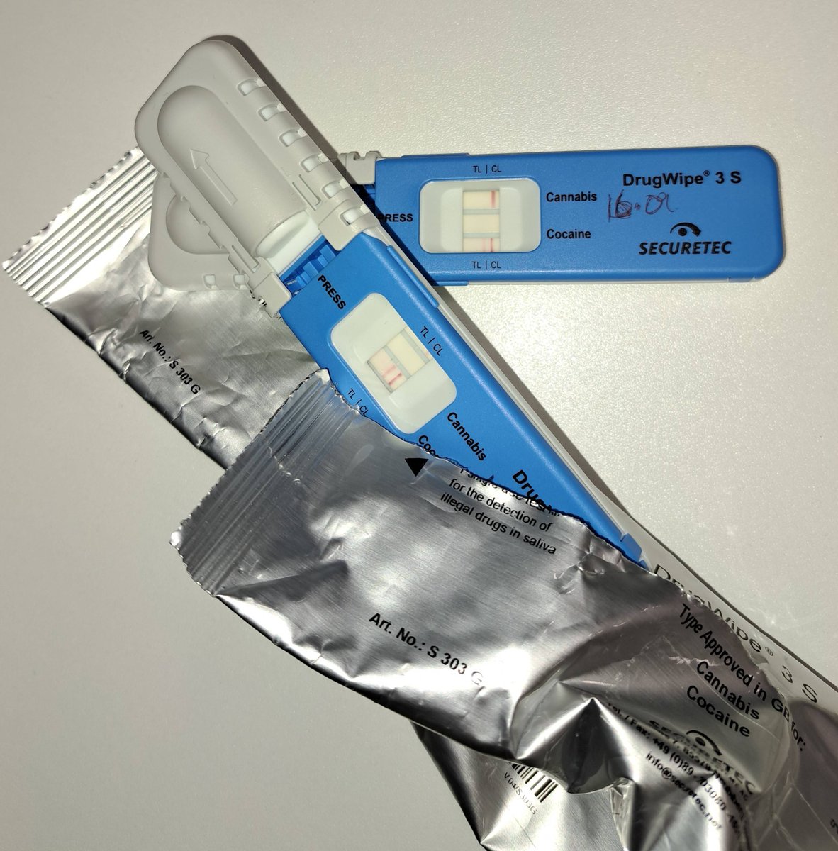 Another 2 drivers were taken off the road in #Berwick yesterday. 1st Driver Blew 31 roadside and failed roadside drugwipe. 2nd Driver Blew Zero but failed roadside drugwipe. Both drivers arrested. 🎅❌️🚔 #DisruptDetectDeter #Fatal5 #Saferroads #PC3582 @DrugWipeUK