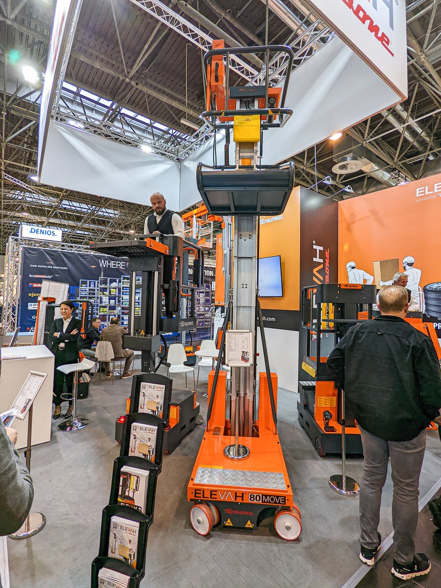 advancedsafety2's tweet image. From the bustling halls of A+A in Düsseldorf, here&apos;s a snapshot of our journey! Check out our photo diary for a glimpse into the future of workwear. #AplusA2023 #AdvancedSafety #Workwear #PPE #Safety