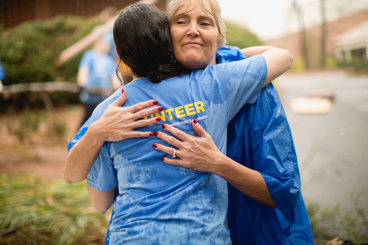 NAMB_SBC's tweet photo. 👕 Laundry/Shower After a Crisis = $5
🏡 A Night in a Safe House for a Survivor of Human Trafficking = $10
👨‍👩‍👧‍👧 Shelter for a Refugee Family = $2,000 

💛 Meeting needs &amp; changing lives with the gospel = Priceless.

Give through @SendRelief’s Gift Catalog: 
https://t.co/bfuTrjJb23 https://t.co/ofFMTgwxKt