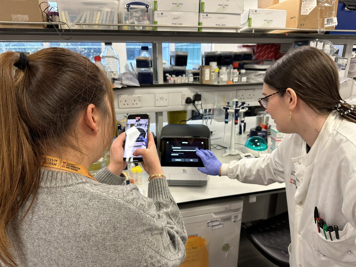 Andrew Filer (@a_filer) on Twitter photo Unboxing the new 10x machine with @APCroft and group in the <a href="/RRG_Birmingham/">Birmingham Rheumatology Research Group</a>, <a href="/InflamAge_UoB/">Inflammation and Ageing</a>! Loving Christmas! Unboxing the new 10x machine with @APCroft and group in the <a href="/RRG_Birmingham/">Birmingham Rheumatology Research Group</a>, <a href="/InflamAge_UoB/">Inflammation and Ageing</a>! Loving Christmas!