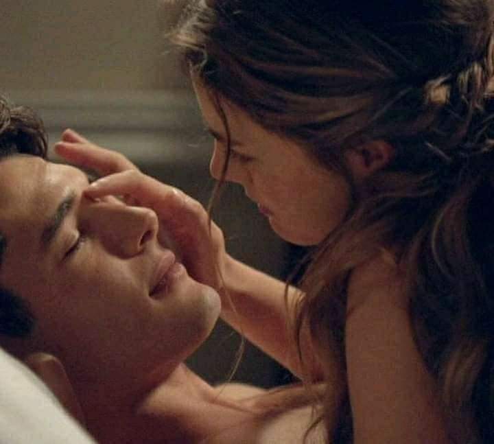 MatchaMatcha5's tweet image. "Trong đĩa mới phát hành của nhóm nhạc Underground Sodogreen, có bài Cá bay, lời bài hát nghe rất sướng: "Đơm hoa không kết quả thì sao chứ? Là cá thì nhất định phải bơi ư?"
      Tình yêu không kết quả, chỉ cần nở hoa, màu sắc đã rực rỡ rồi.
      Được…