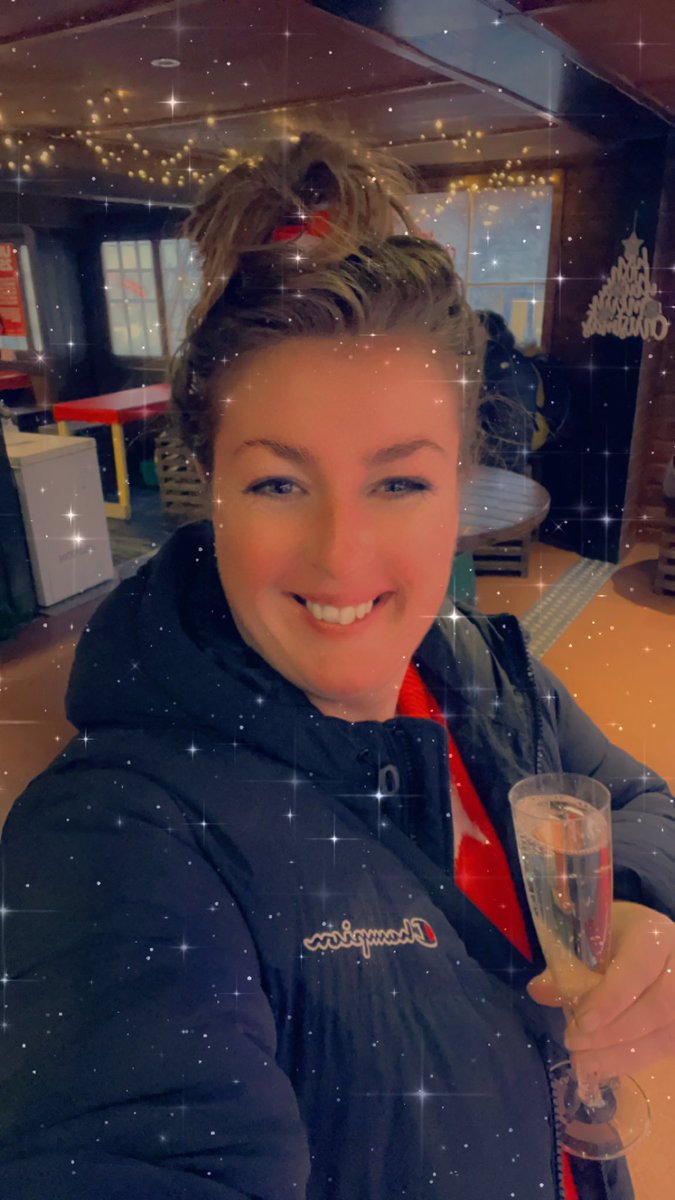 Glasgow Christmas Market - St Enoch Square. 🥂🍾🎅🏼🎄⛄️🎶 #GreatTimes 🥳