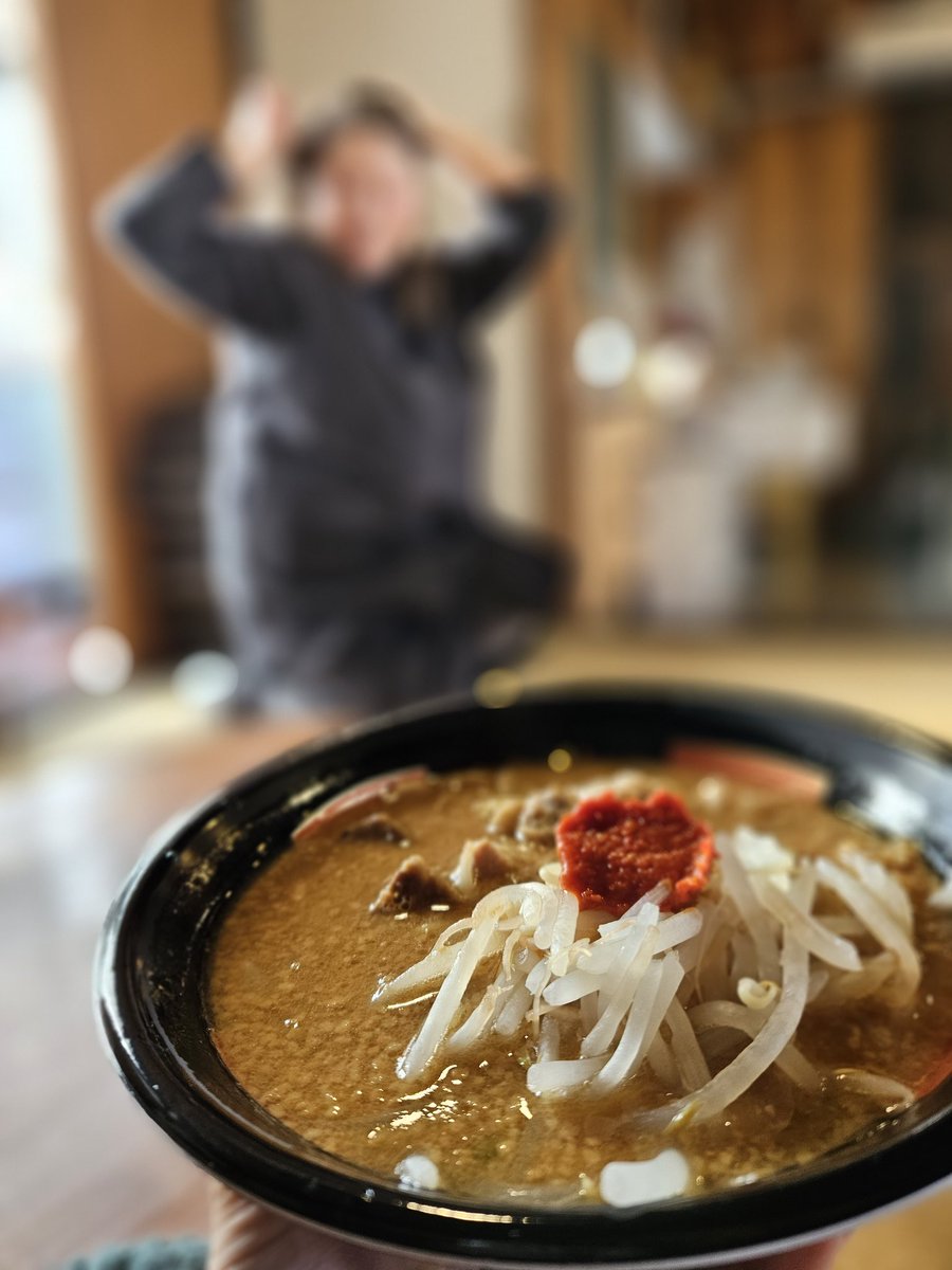 DTkkpt's tweet photo. 今日、カイバで大大坊さんのラーメンを食べながら

去年初めて食べたのがカイバだったなぁ

と思いエゴサしました(笑)
今日も今日とて美味しかったぁ!!!
またイベント行って食べるんだ💪 https://t.co/wqkrOJ3kyN