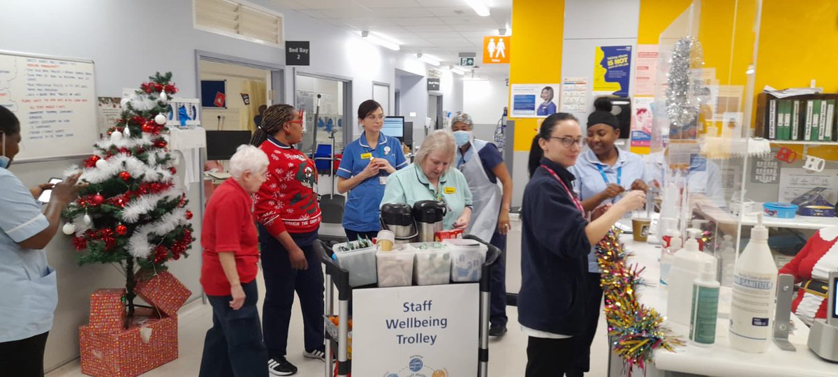 My dedicated ward managers and I did our santa wellbeing round, delivering snacks and drinks to our awesome teams including MDT, thanking them for all their hard work and commitment. We are in the Christmas spirit 🎄🧑‍🎄🎁@KeizerHot <a href="/SumitaRegmi/">Sumita Regmi</a> <a href="/LG_NHS/">Lewisham and Greenwich NHS Trust</a> <a href="/reachmeerahere/">Meera Nair</a>