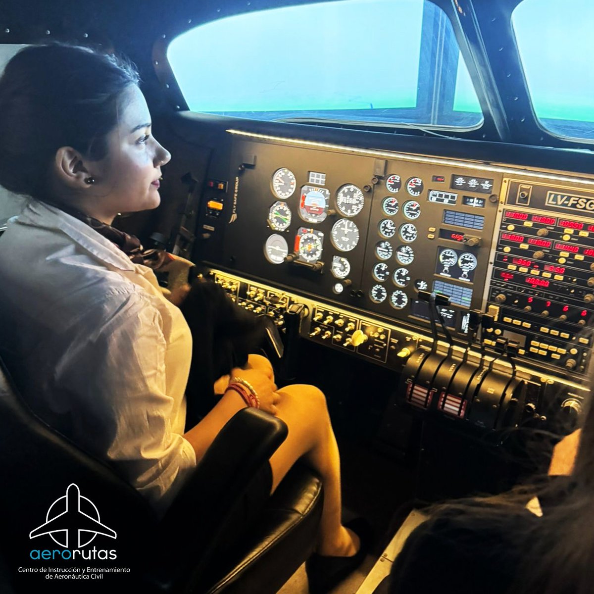 FlySafeGroup's tweet image. 𝗧𝗖𝗣 💬 𝗖𝗵𝗮𝗿𝗹𝗮 𝗜𝗻𝗳𝗼𝗿𝗺𝗮𝘁𝗶𝘃𝗮
Recibimos al segundo grupo de @cedeba_ar en Aerorutas CIAC, para brindarles una charla informativa sobre la carrera de 𝗧𝗿𝗶𝗽𝘂𝗹𝗮𝗻𝘁𝗲𝘀 𝗱𝗲 𝗖𝗮𝗯𝗶𝗻𝗮 𝗱𝗲 𝗣𝗮𝘀𝗮𝗷𝗲𝗿𝗼𝘀 en la aviación ejecutiva.

flysafegroup.com