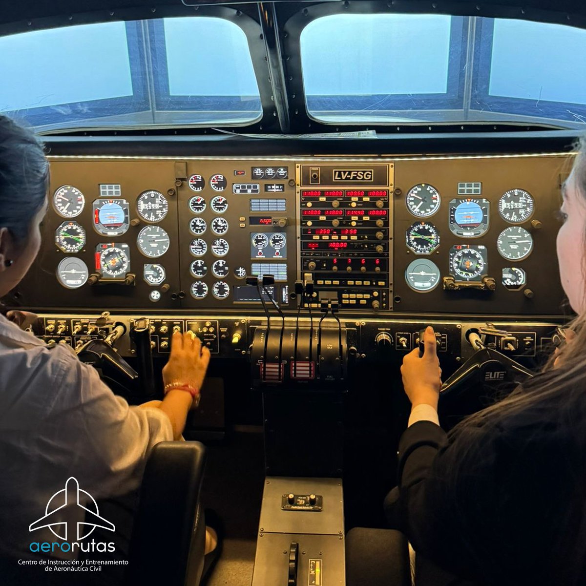 FlySafeGroup's tweet image. 𝗧𝗖𝗣 💬 𝗖𝗵𝗮𝗿𝗹𝗮 𝗜𝗻𝗳𝗼𝗿𝗺𝗮𝘁𝗶𝘃𝗮
Recibimos al segundo grupo de @cedeba_ar en Aerorutas CIAC, para brindarles una charla informativa sobre la carrera de 𝗧𝗿𝗶𝗽𝘂𝗹𝗮𝗻𝘁𝗲𝘀 𝗱𝗲 𝗖𝗮𝗯𝗶𝗻𝗮 𝗱𝗲 𝗣𝗮𝘀𝗮𝗷𝗲𝗿𝗼𝘀 en la aviación ejecutiva.

flysafegroup.com