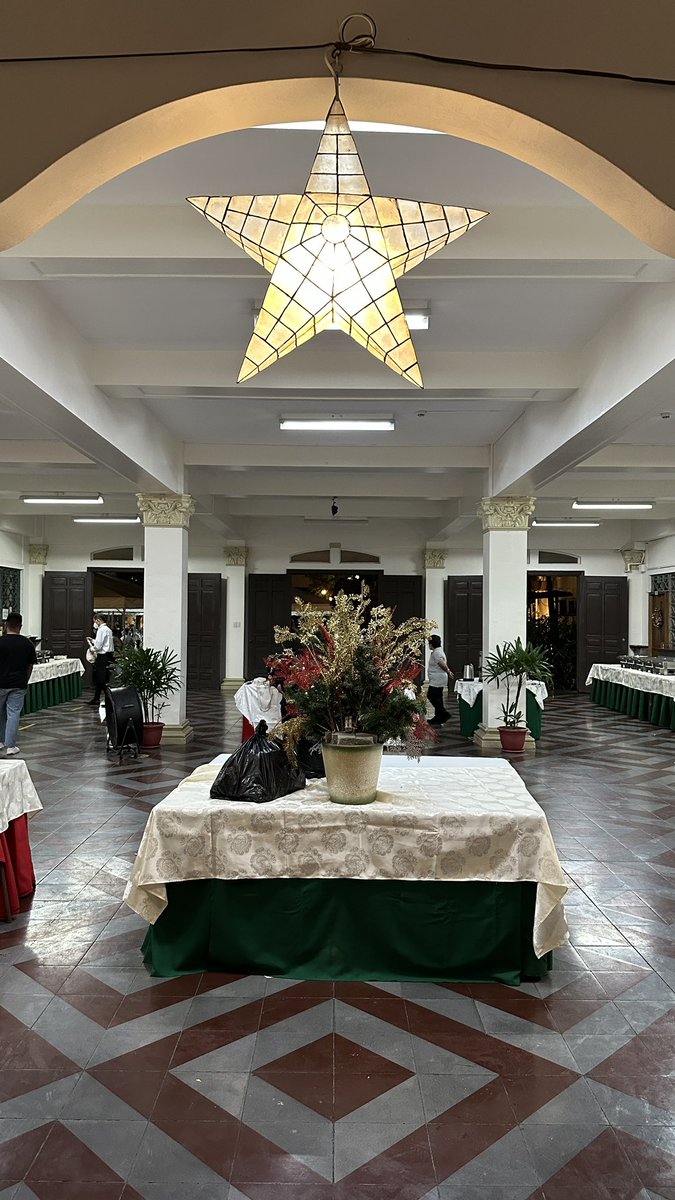 _gmDylan's tweet image. Attending my 3rd of X Christmas Parties this year 🎄🎁🍾🎊🎉🎉🎉