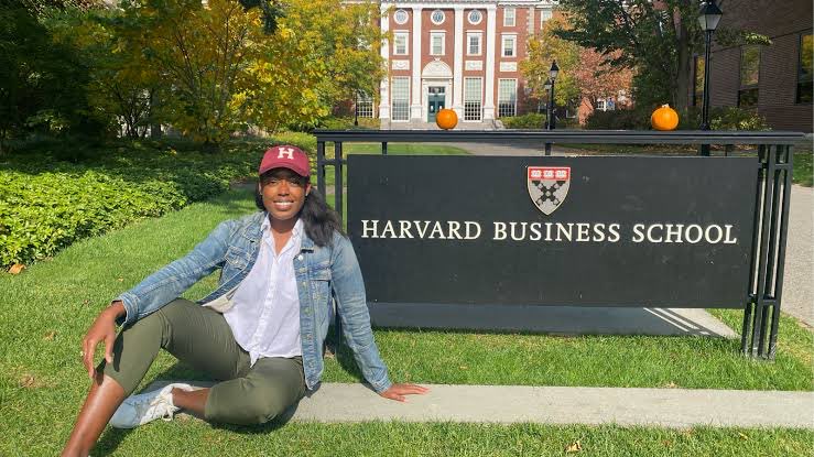 Je suis en CS50 en Technology à  ⁦⁦@HarvardUniversty Online et dès que j'obtiens mon diplôme, je vais directement commencer @HarvardBusiness School. 🤌🏽Il faut aussi apprendre à vendre la connaissance que l'on a acquise, car c'est une marchandise.