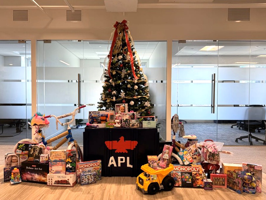 Our APL colleagues in Arlington have once again come together to share the magic and joy of Christmas through the annual Marine Toys for Tots Foundation toy drive. This year’s collection was met with a generous corporate match from the CMA CGM Group, doubling the Christmas joy!