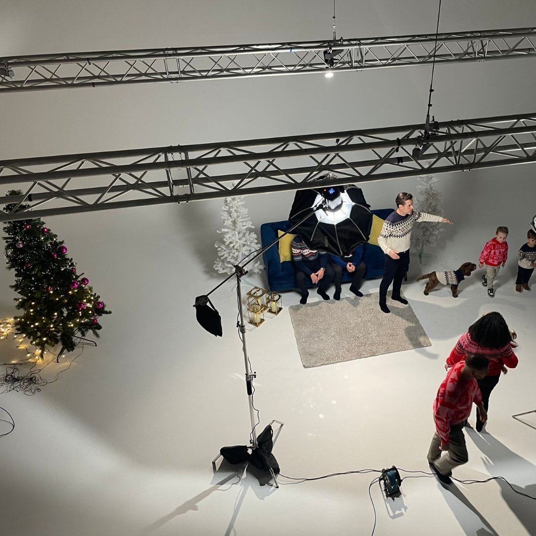 Getting ready for Xmas with some festive BTS from the @the_overtones music video shoot! ❄️❄️