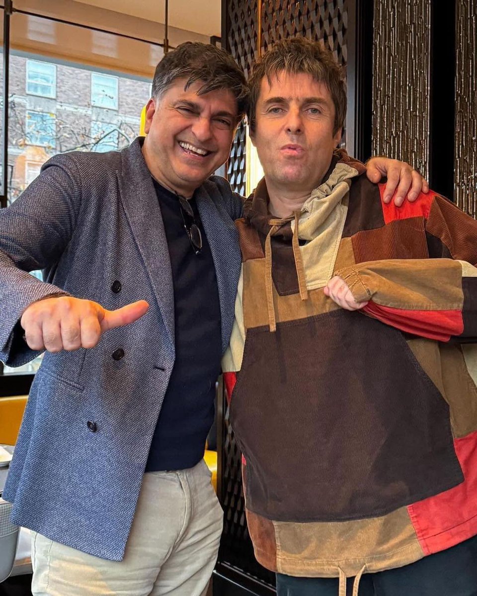 AnythingOasis's tweet image. Liam Gallagher in London yesterday.

📷 jehangirsherry