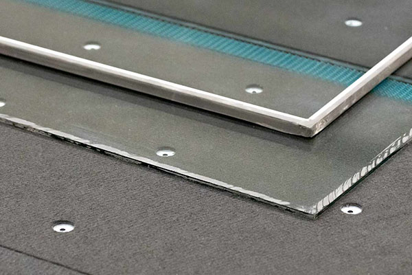 With the IG2Pieces assembly line technology, Hegla has developed a solution that can automatically separate insulated glass. bit.ly/3NySr1Q

<a href="/HEGLAgroup/">HEGLA GmbH & Co. KG</a>