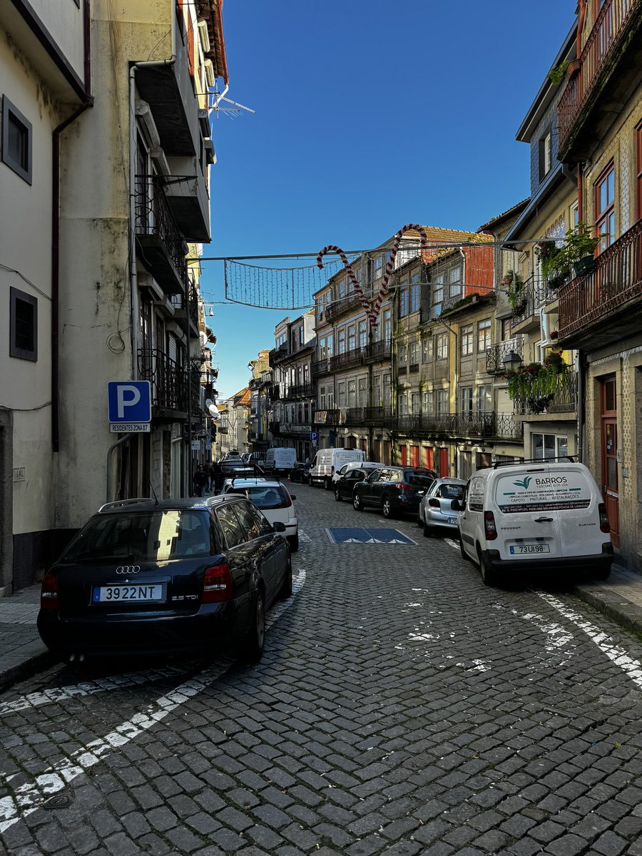 If y’all want the insta - marco.monier

Day 2 in Porto - 7 hours of walking 🎒