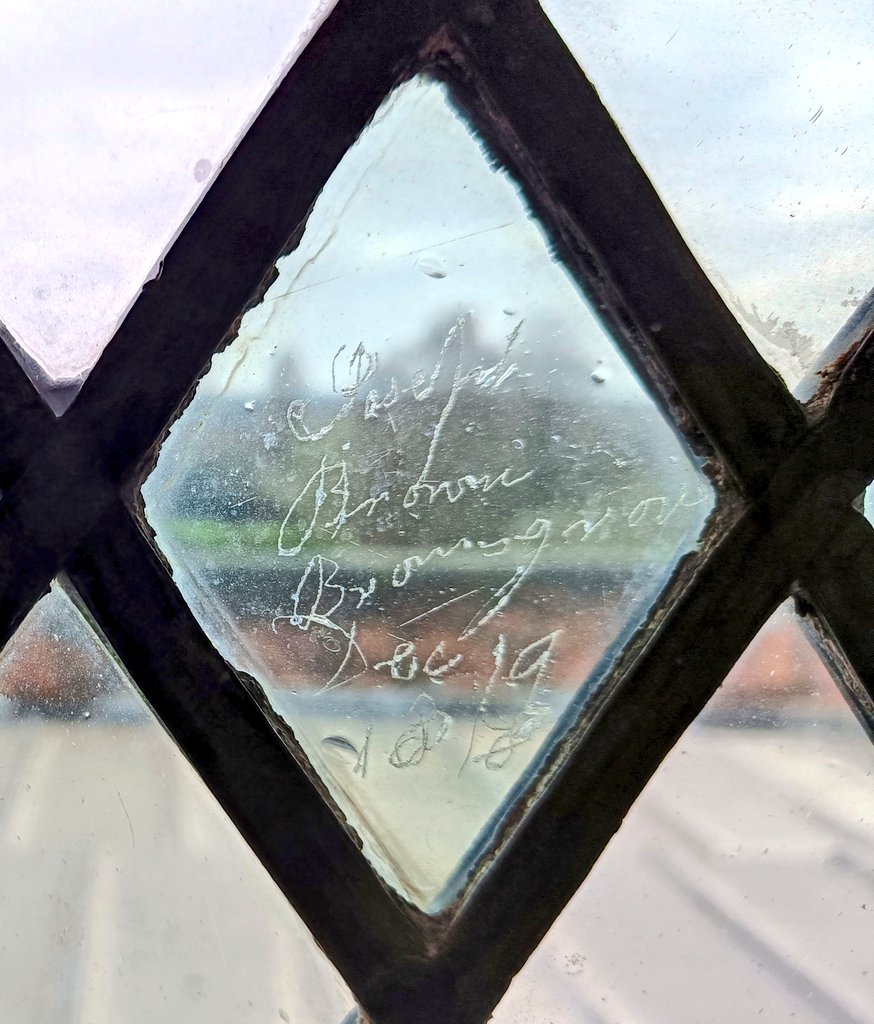 On 19 December 1818, 205 years ago yesterday, a man named Joseph Brown from Bromsgrove decided to leave his mark on one of our windows.

Today's #DetailsOfAstonHall is another historical graffiti, this time a very special one, as it is dated, something that's not that common.