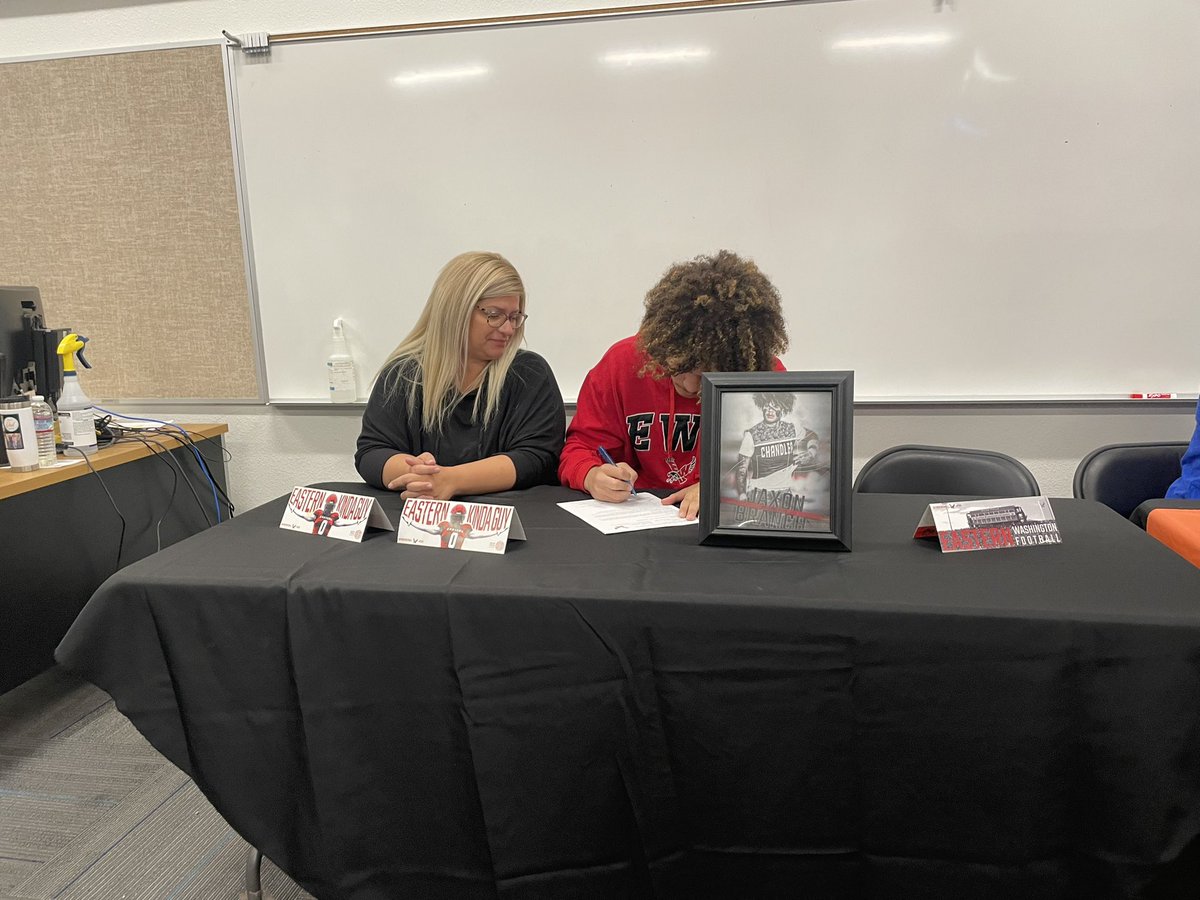Cody Cameron (@codytcameron) on Twitter photo Signed ✅ Chandler 6’3 WR <a href="/BranchJaxon/">Jaxon Branch</a> inks his NLI to Eastern Washington University. Branch racked up 63 receptions 1178 yards and 15 touchdowns in his <a href="/chandler_wolves/">Chandler High Football</a> career <a href="/coachjmcdaniels/">Jeff McDaniels</a> <a href="/CoachBestEWU/">Coach Aaron Best</a> <a href="/GarretsonRick/">Coach G</a> <a href="/CUSDAthletics/">CUSDAthletics</a> Signed ✅ Chandler 6’3 WR <a href="/BranchJaxon/">Jaxon Branch</a> inks his NLI to Eastern Washington University. Branch racked up 63 receptions 1178 yards and 15 touchdowns in his <a href="/chandler_wolves/">Chandler High Football</a> career <a href="/coachjmcdaniels/">Jeff McDaniels</a> <a href="/CoachBestEWU/">Coach Aaron Best</a> <a href="/GarretsonRick/">Coach G</a> <a href="/CUSDAthletics/">CUSDAthletics</a>