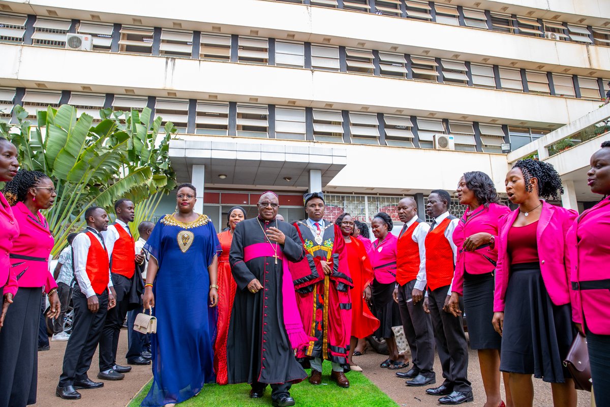 HAPPENING NOW! H.W the Lord Mayor @EriasLukwago_ is hosting the end-of-year get-together and Christmas tree lighting at City Hall. The Archbishop of Kampala His Grace Paul Ssemogerere has graced the occasion as the chief guest. Details...