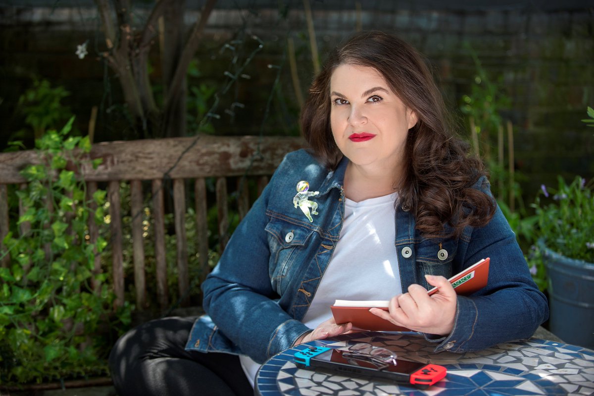 📕 This March we welcome the brilliant @naomialderman to campus. In partnership with @WritersCentre she will be in conversation with writer & @uniofeastanglia Lecturer @juliannepachico about her latest novel: The Future 🎟️ bit.ly/479EfUb