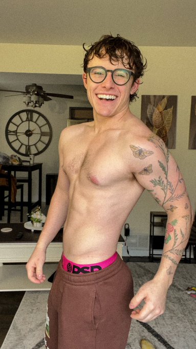 Good Morning :) https://t.co/RPUpup4sfW