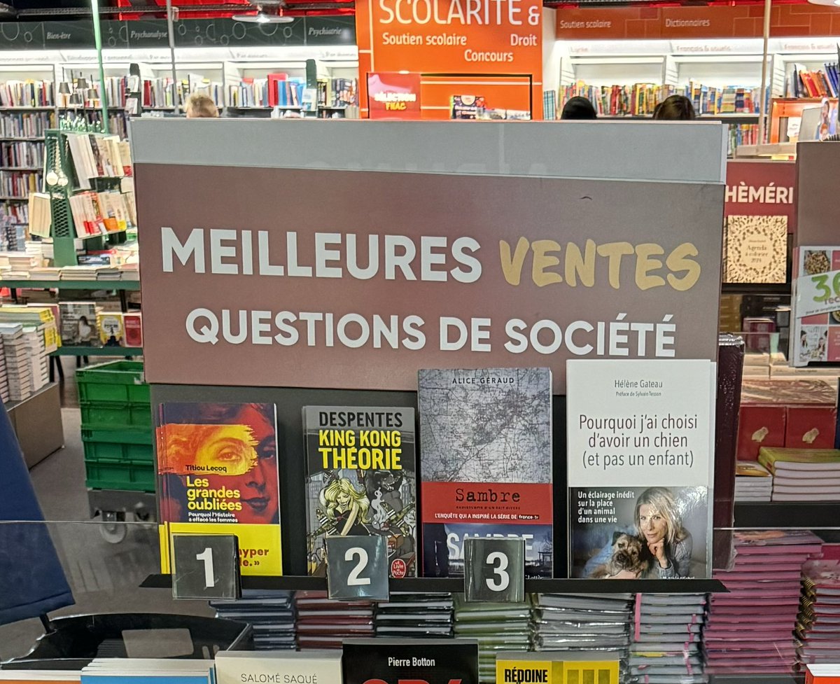 Mon livre dans les meilleures ventes Société à la FNAC ! Encore temps pour le commander / l’acheter et l’avoir au pied du 🎄. Débat autour du repas de Noël assuré 🤭  <a href="/Fnac/">Fnac</a>