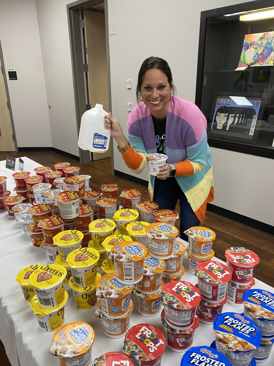 My friend ⁦@am_lam1⁩ hosting a cereal bar at IGT❣️ #risdbelieves