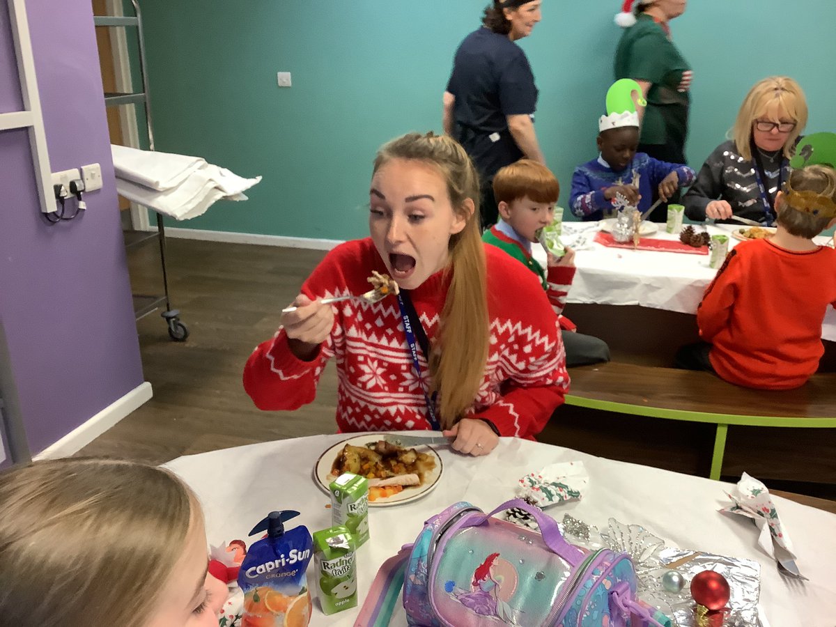 Our Lady Immaculate Catholic Primary School (@oli_primary) on Twitter photo More from Christmas dinner day #olipcommunity  <a href="/DeputyOLI/">OLI Deputy Headteacher</a> <a href="/csergeant/">Carole</a> More from Christmas dinner day #olipcommunity  <a href="/DeputyOLI/">OLI Deputy Headteacher</a> <a href="/csergeant/">Carole</a>