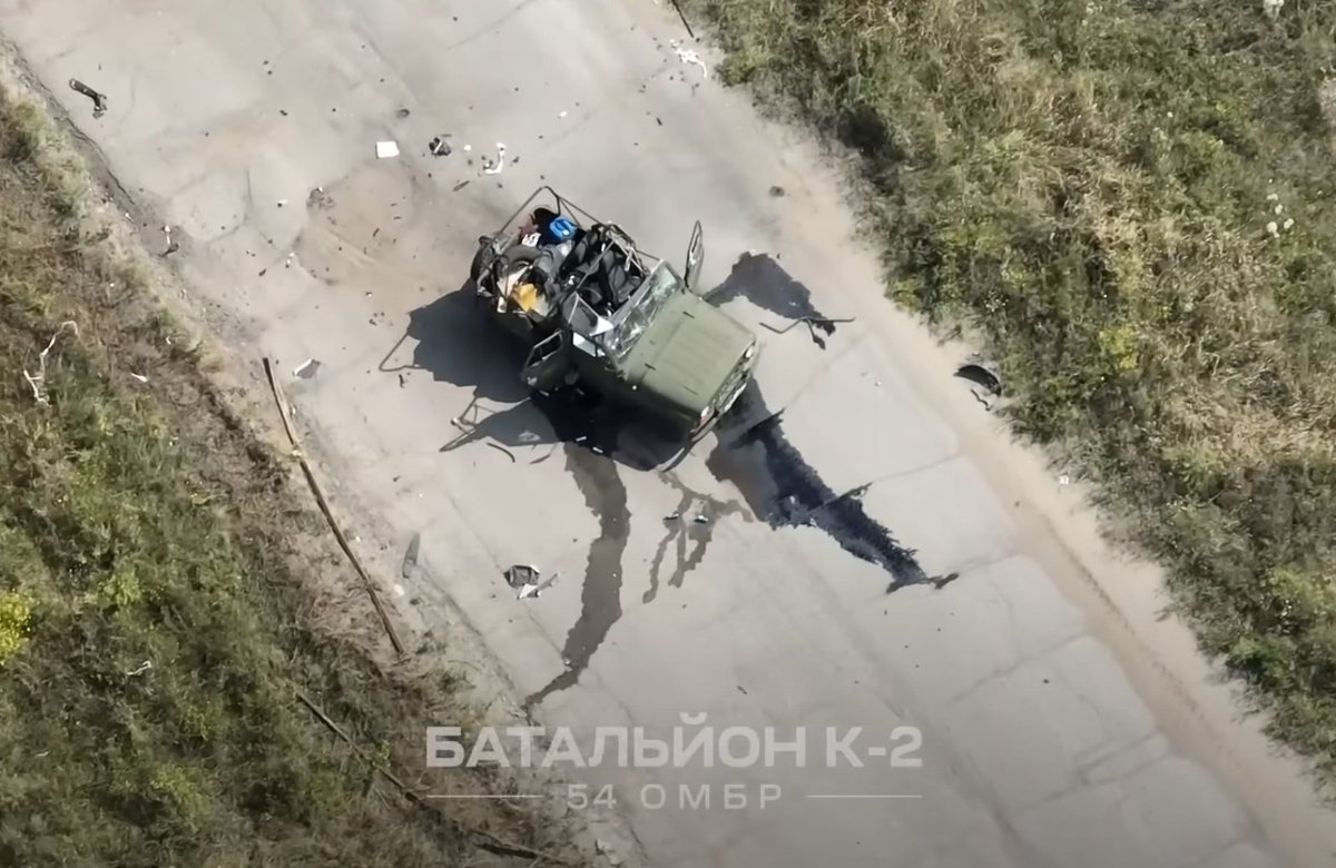 Russia UAZ-469 Damaged by FPV Drone

Note what appears to be a civilian Licenseplate in the front

10.12.2023, Soledar-Siversk
Source: youtube.com/watch?v=w9hzh2…