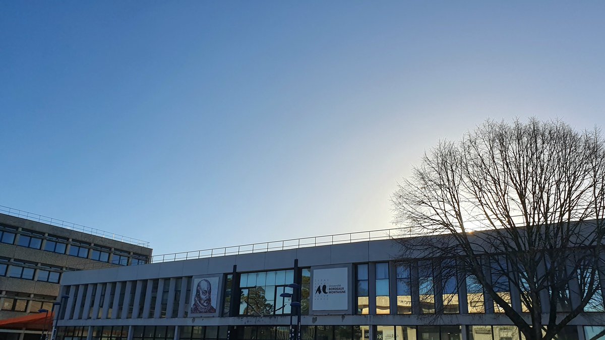 [#Xmigration] 🩵👉 Si vous souhaitez vous aussi nous rejoindre dans le #cielbleu, on a quelques sésames 🗝️ pour ça : contactez-nous en DM ✉️ ! #Bluesky