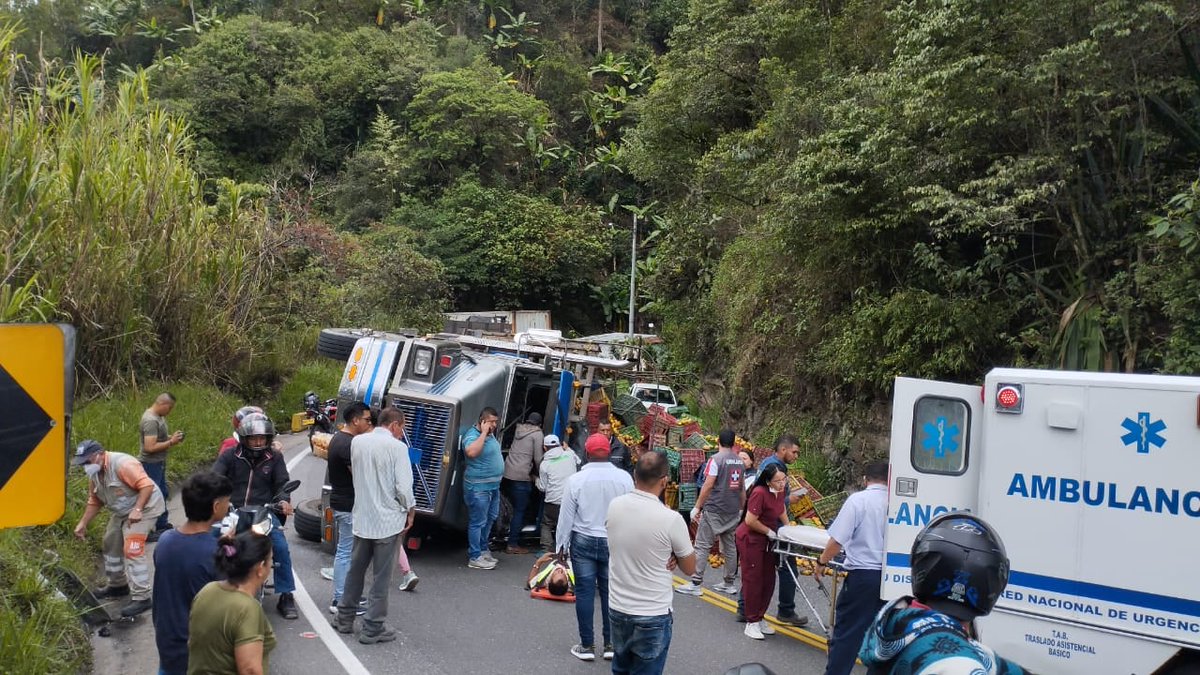 rocio galeano oviedo (@rochigaleano) on Twitter photo #NOTICIAENDESARROLLO
Vía Cajamarca Ibague, cerrada por volcamiento tractocamion. #NOTICIAENDESARROLLO
Vía Cajamarca Ibague, cerrada por volcamiento tractocamion.