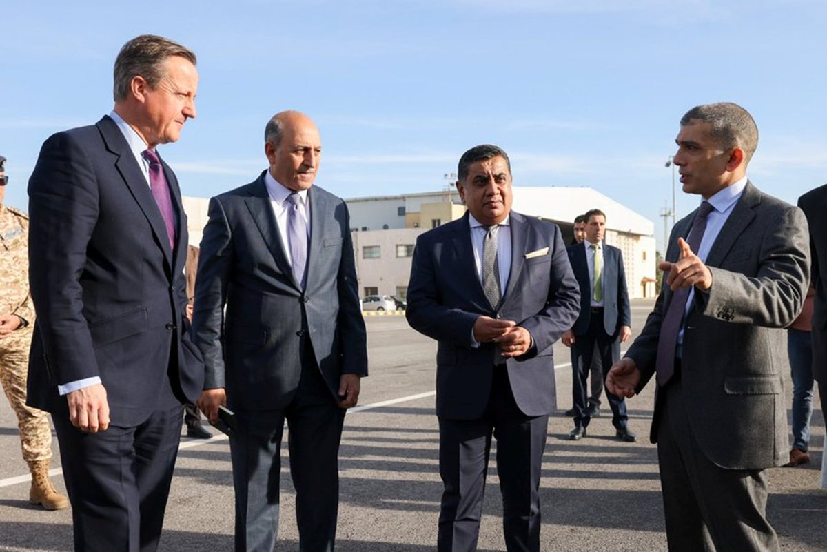 The UK🇬🇧and Jordan🇯🇴 are working together to ensure more humanitarian aid including fuel enters Gaza. Together with @David_Cameron @KingAbdullahII and @AymanHsafadi, we discussed the need to find a way to build sustainable peace for Israelis and Palestinians alike #PathwayToPeace