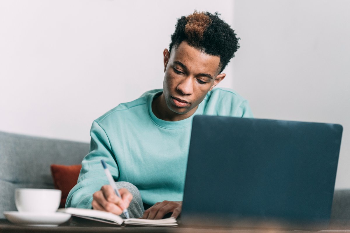 BSH and LSBU are undertaking a study to evaluate the haematology workforce to understand current working practices in haematology across the different professional groups and gain an understanding of well-being amongst the workforce.  Survey Link:  ow.ly/HcVP50QkAVI