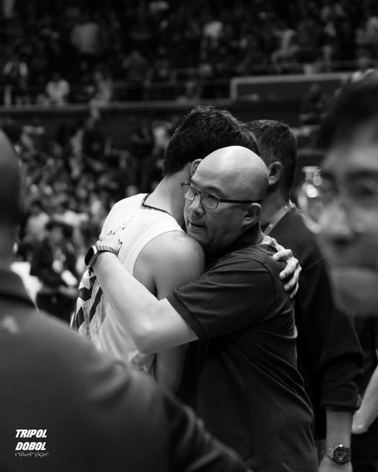 SALAMAT, KAPITAN 🫡 Outgoing captain of the UP Fighting Maroons CJ Cansino penned a heartfelt message to the community who supported the basketball team through the highs and lows. 'Salamat, Unibersidad ng Pilipinas. Iba kayo magmahal, mag-alaga, at sumuporta,' he said. (📸:…