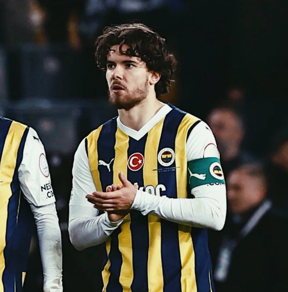 Ferdi Kadıoğlu her maç Fenerbahçe’nin her şeyi olmaya devam ediyor..