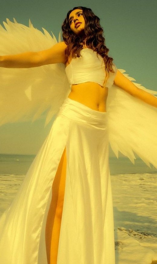 GBzQ6JOXcAAtZGo?format=jpg&name=900x900