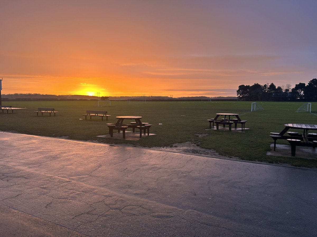 As the sun sets on the last day of term, all staff and students would like to wish everyone a Merry Christmas and a very Happy New Year #Christmas2023