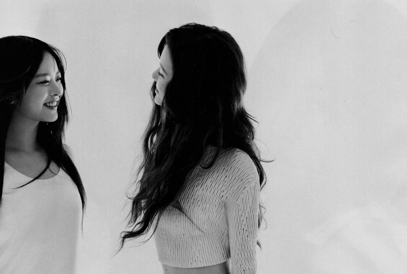 GBzRTjSWwAAlX7z?format=jpg&name=large